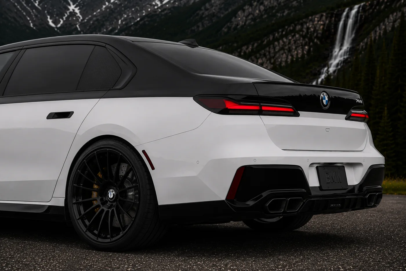 BMW M760i x Drive “Two Tone” - View 7