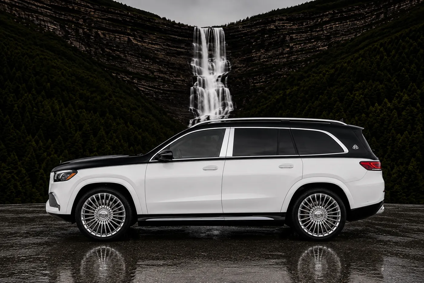 Mercedes-Benz Maybach GLS600 - View 2