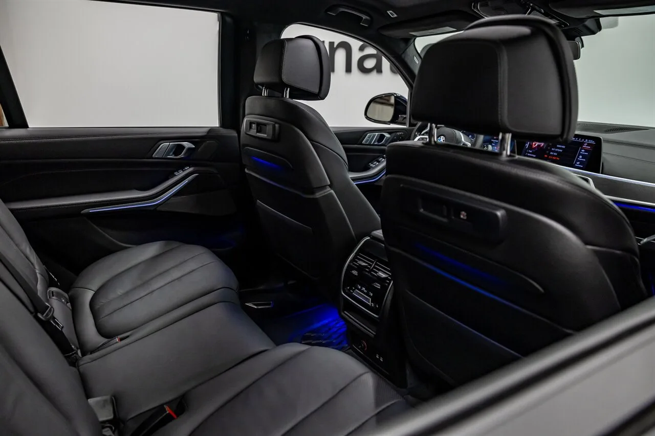 BMW X7 - View 5