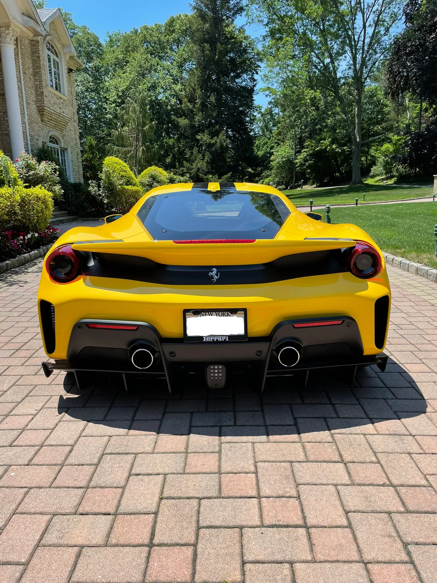 2019 Ferrari 488 Pista Base - View 3