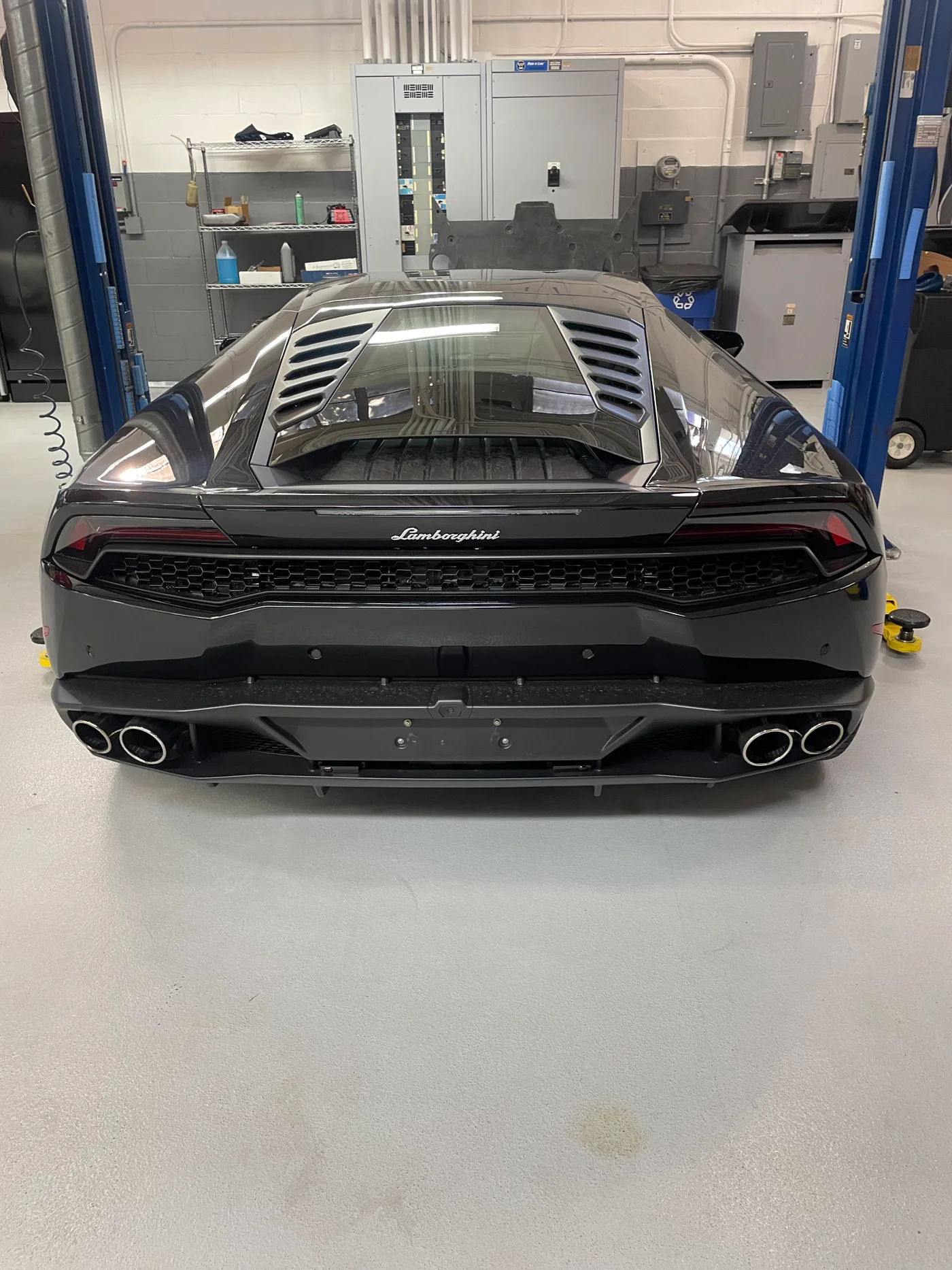 2015 Lamborghini Huracan LP610-4 - View 10
