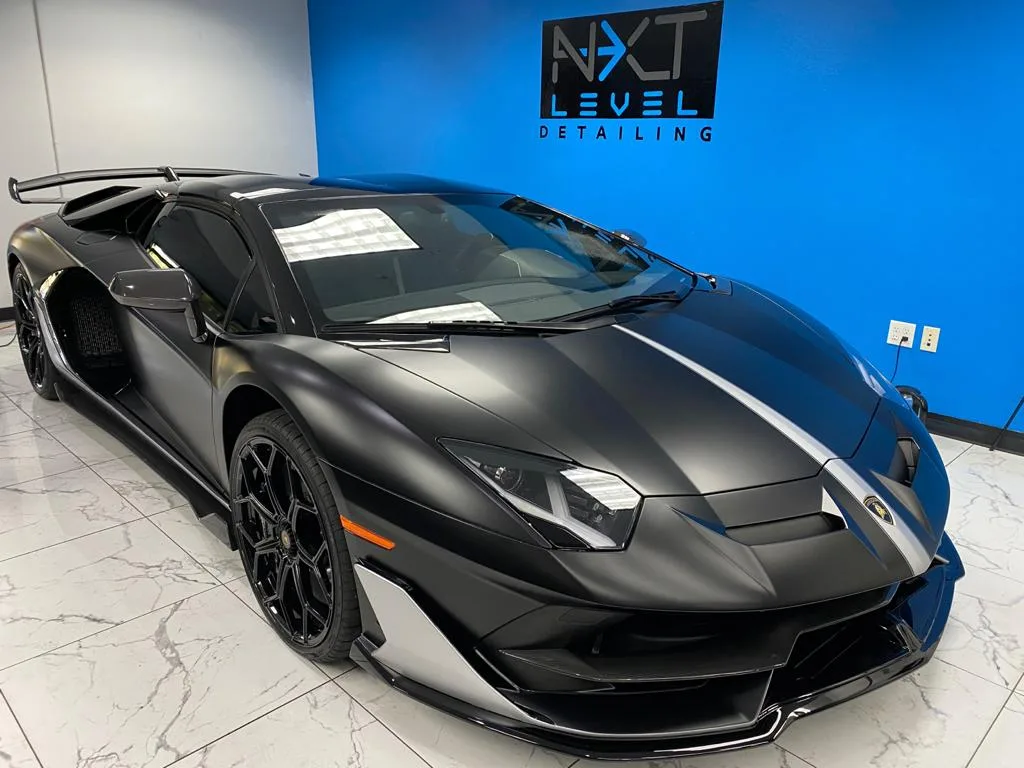 2020 Lamborghini Aventador SVJ Roadster - View 9