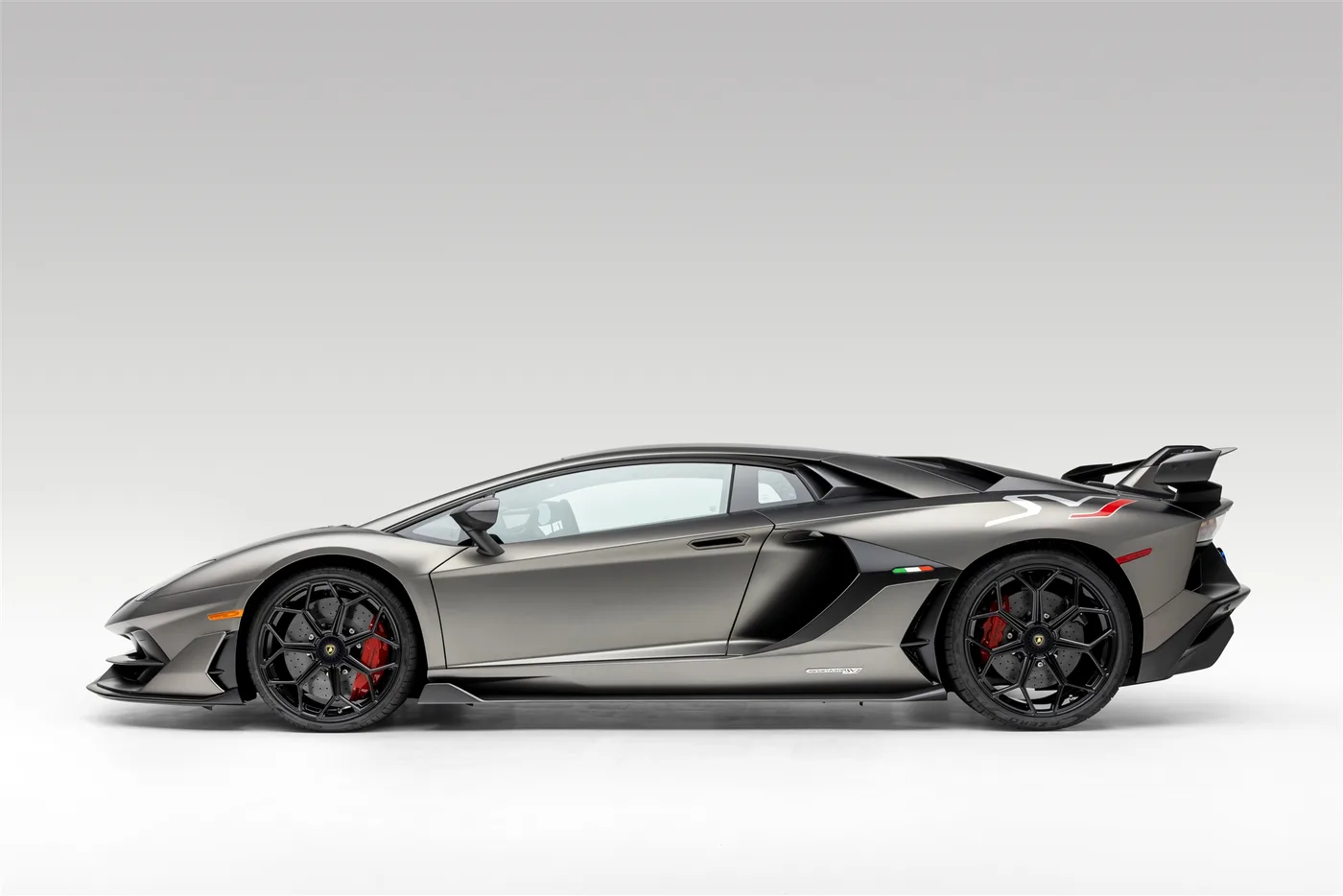 2020 Lamborghini Aventador SVJ - View 10