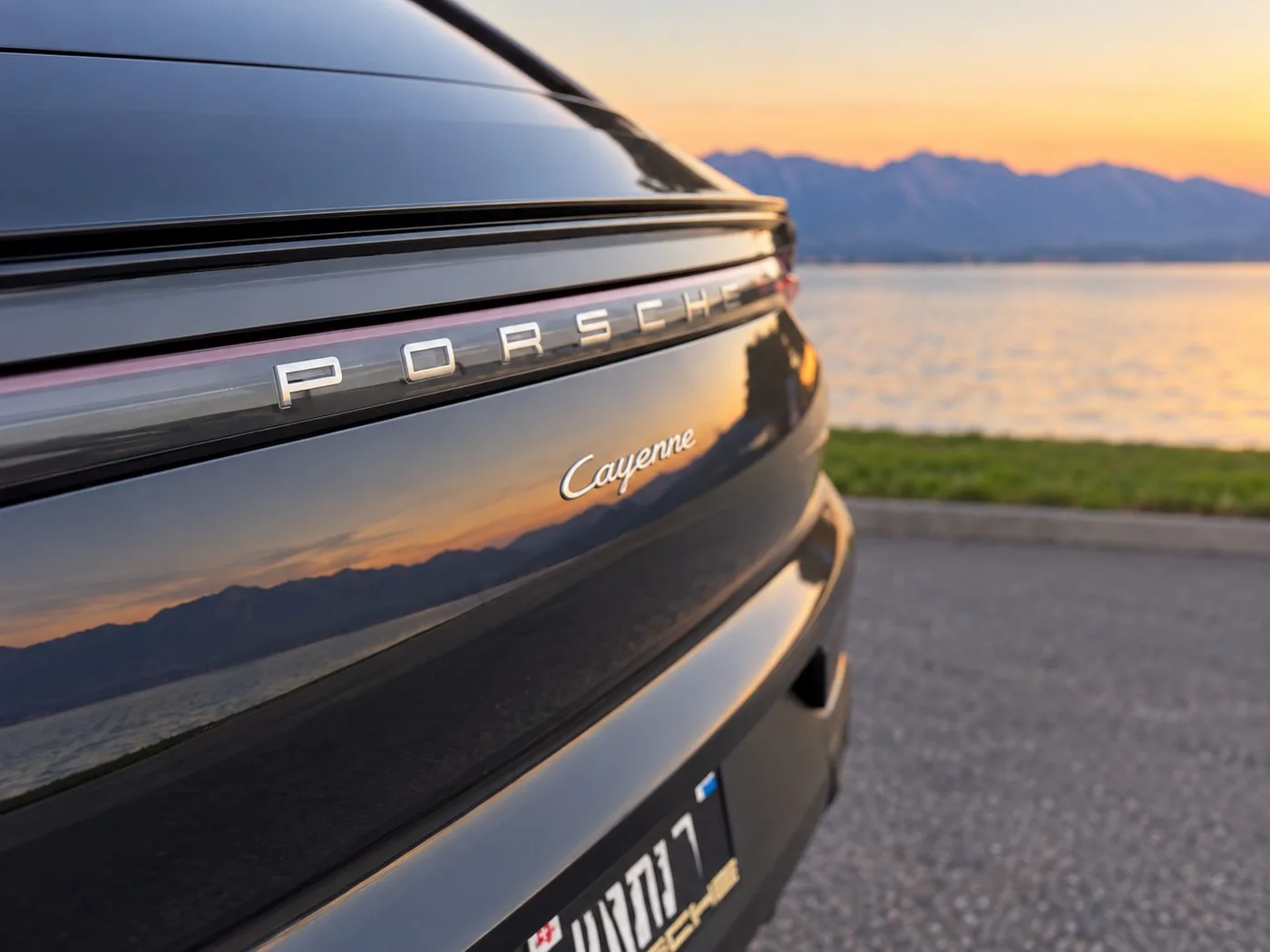 Porsche Cayenne - View 5