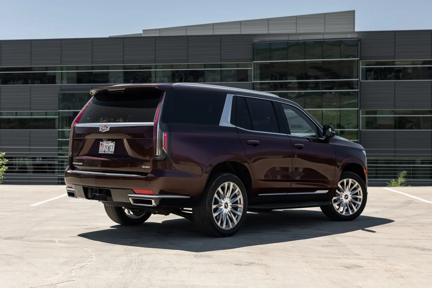 Cadillac Escalade - View 3