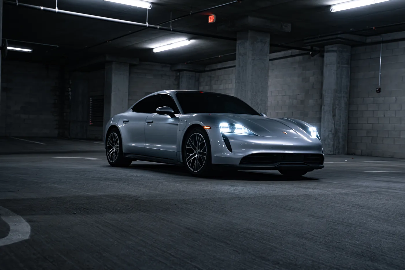 Porsche Taycan - View 3
