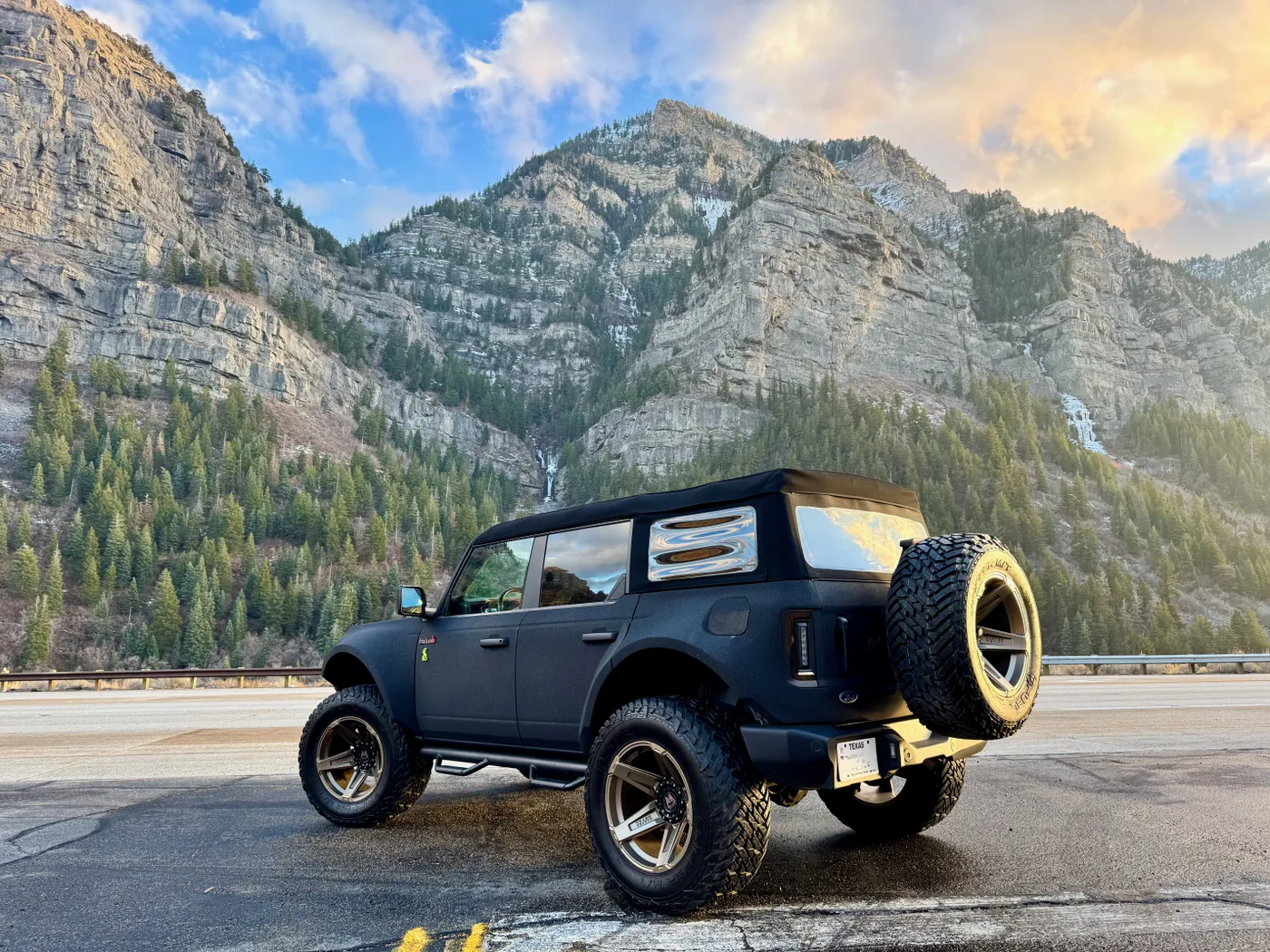 Ford Bronco SOFLO Raptor - View 3