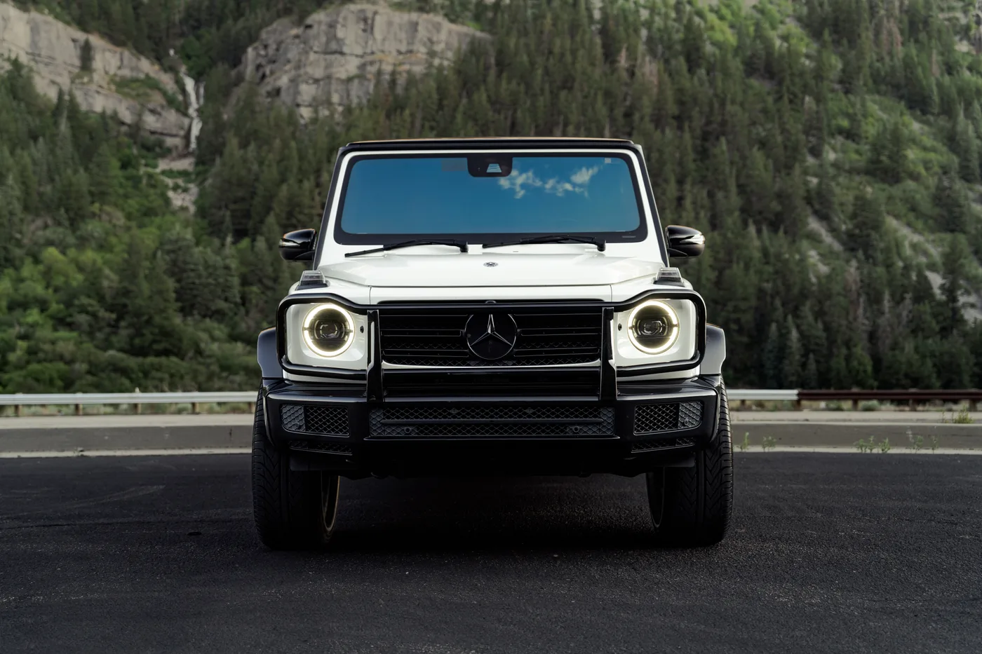 Mercedes-Benz G-Wagon G550 AWD - View 5