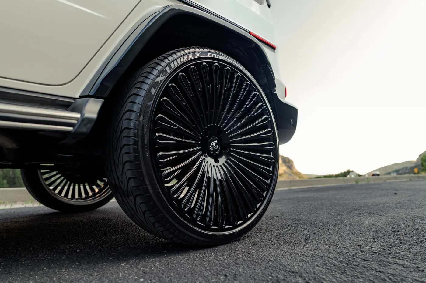 Mercedes-Benz G-Wagon G550 AWD - View 8