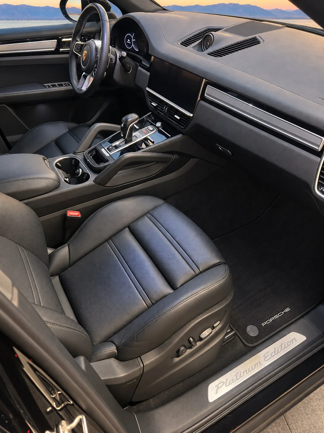 Porsche Cayenne - View 7
