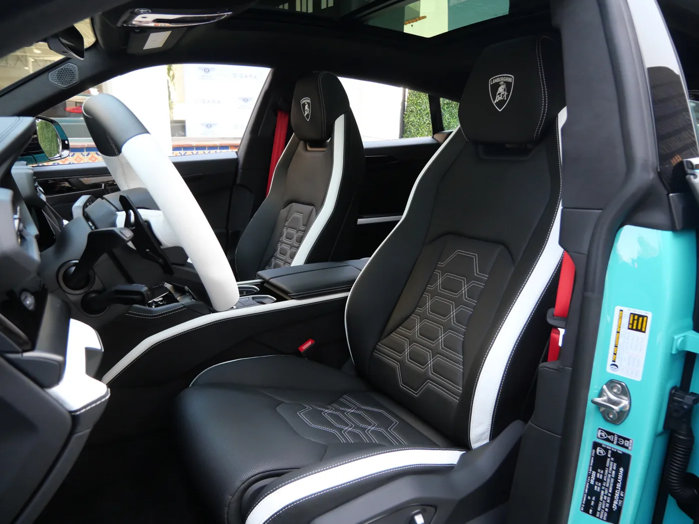 Urus SE - View 4