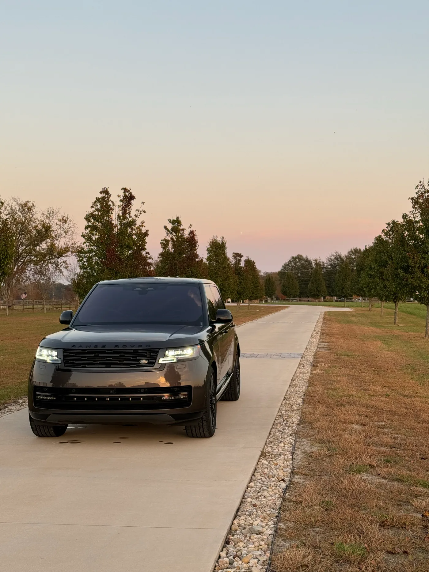 2023 Land Rover Range Rover Autobiography - View 2