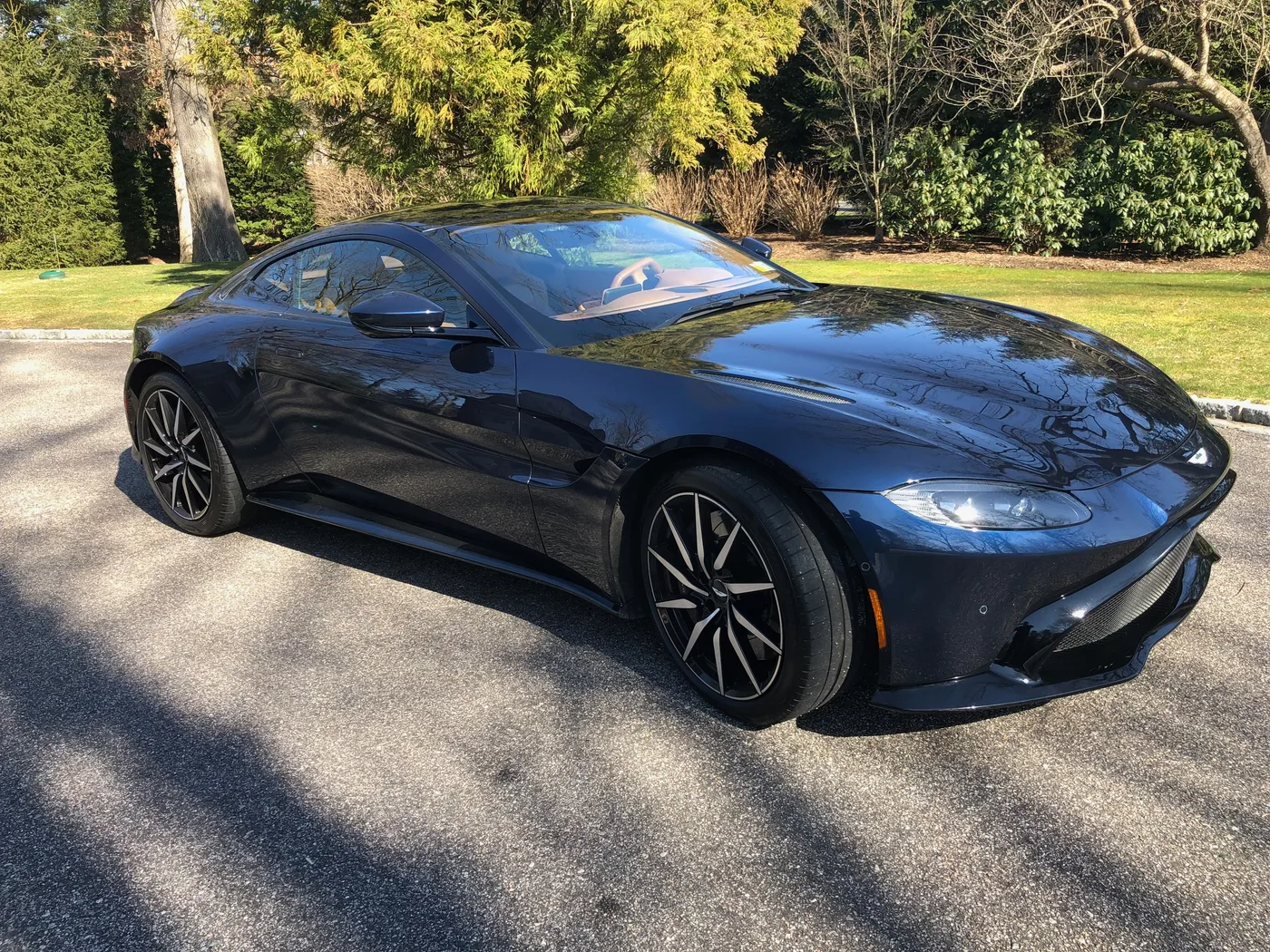 2020 Aston Martin Vantage Base - View 3