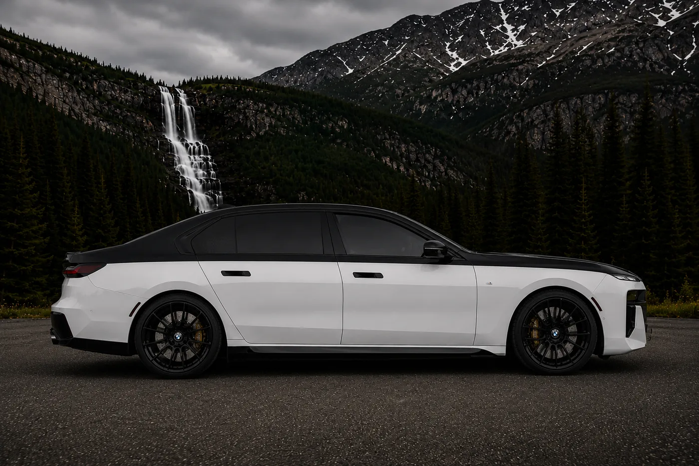BMW M760i x Drive “Two Tone” - View 4