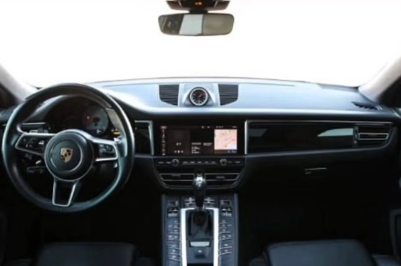 Porsche Macan S - View 3
