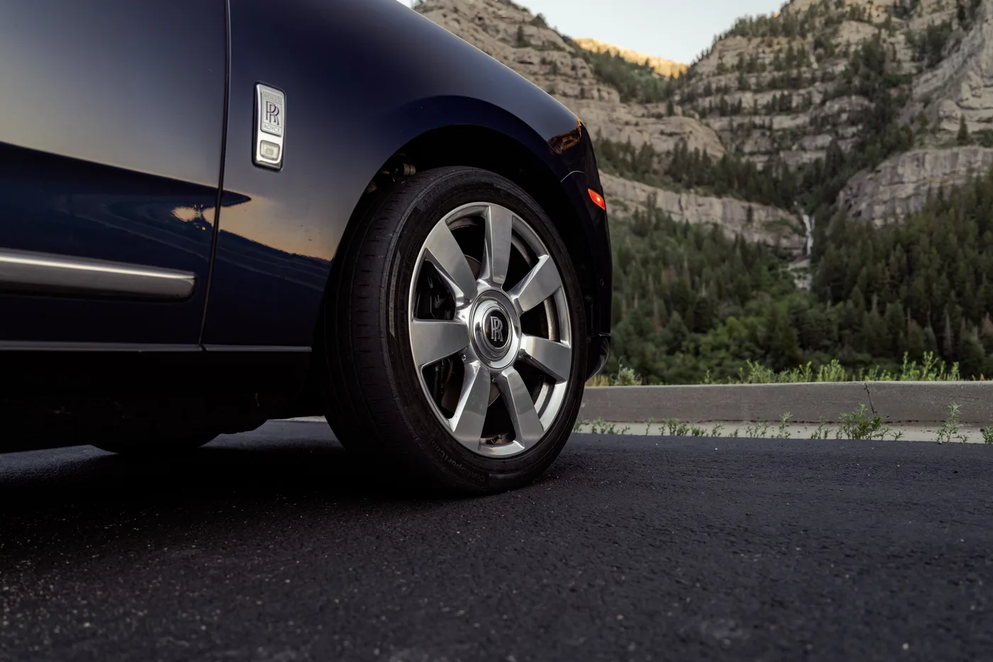 Rolls Royce Cullinan - View 3
