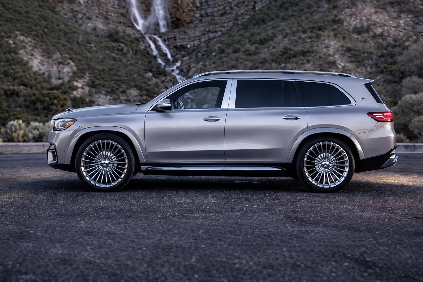 Mercedes-Benz Maybach GLS600 - View 8