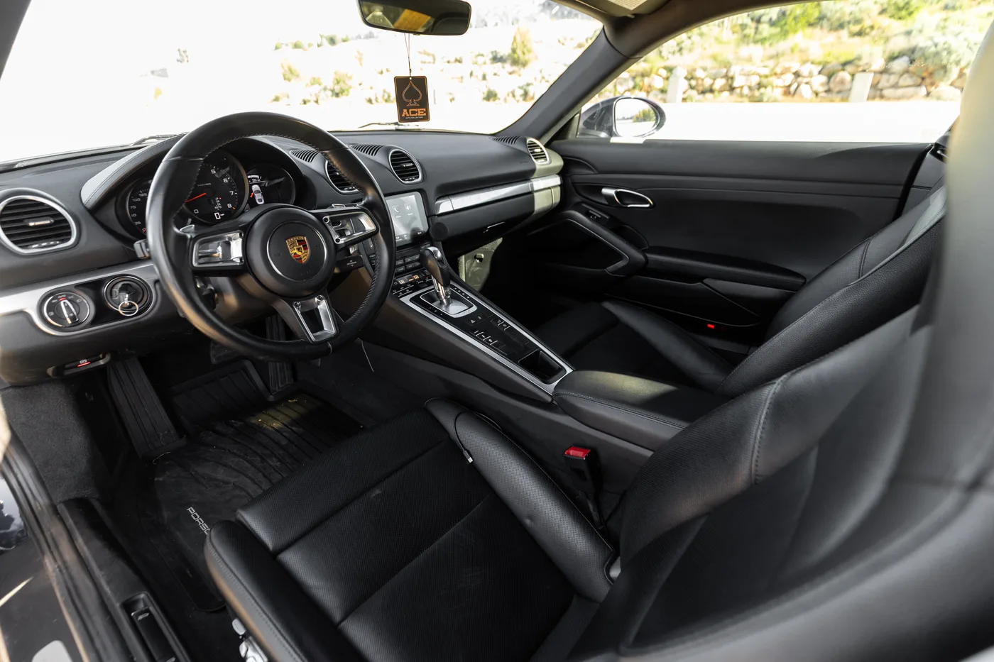 Porsche 718 Cayman - View 4