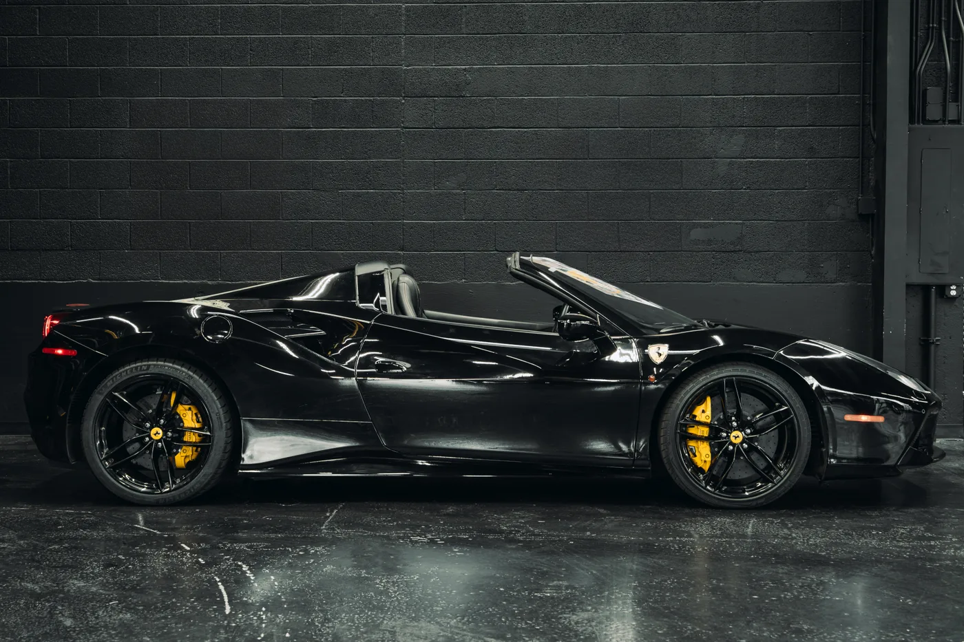 Ferrari 488 Spider - View 3