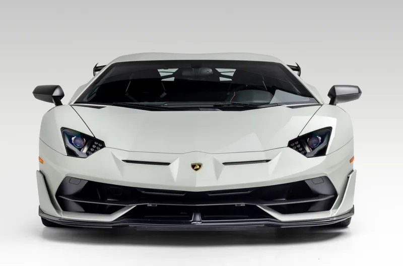 2020 Lamborghini SVJ Coupe [Chalk White]