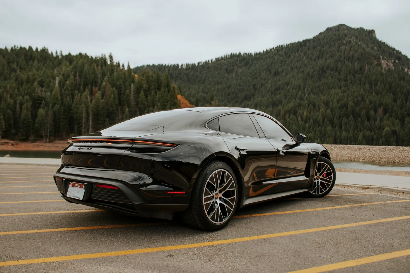 Porsche Taycan 4S - View 3