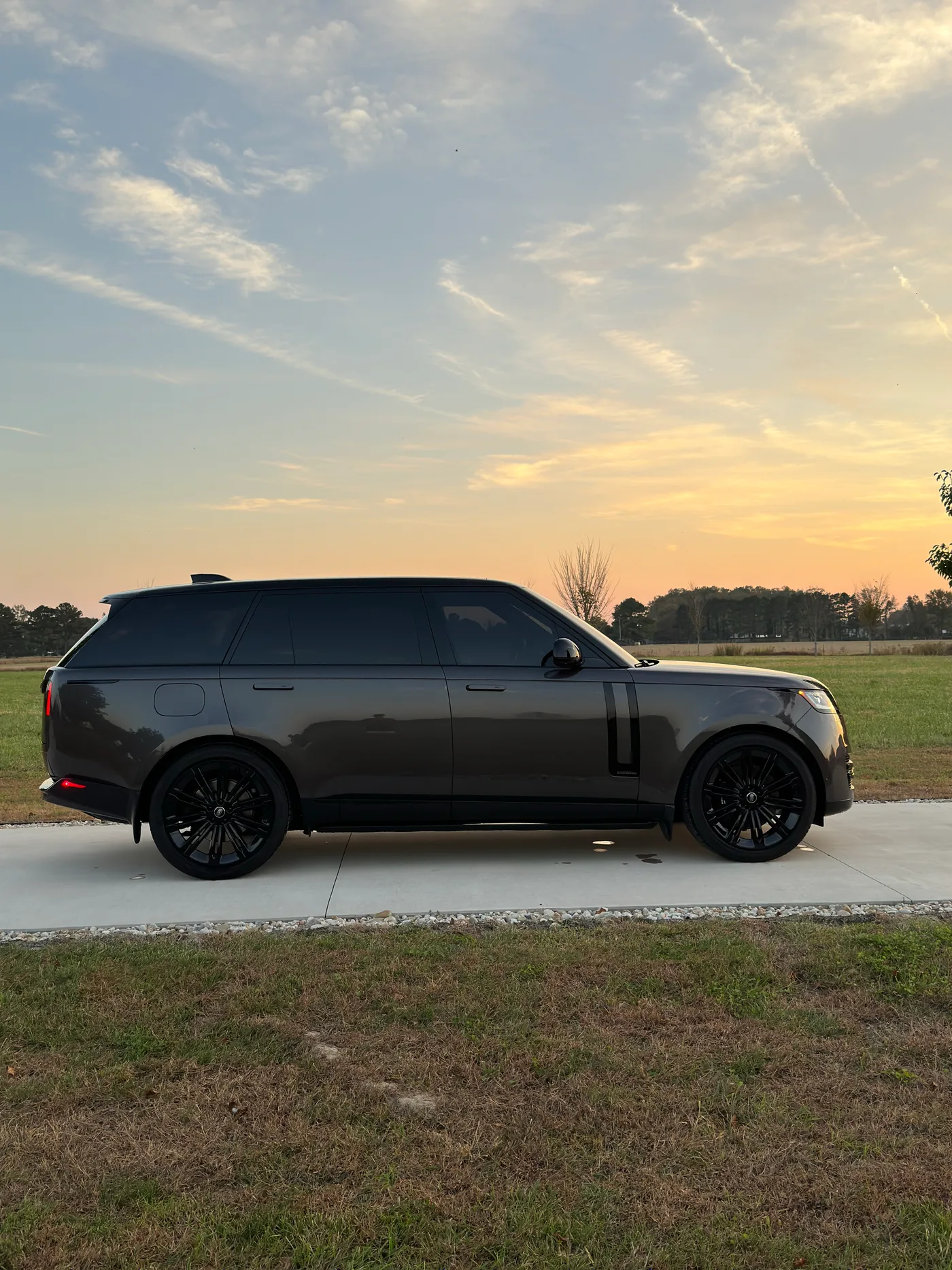 2023 Land Rover Range Rover Autobiography - View 4