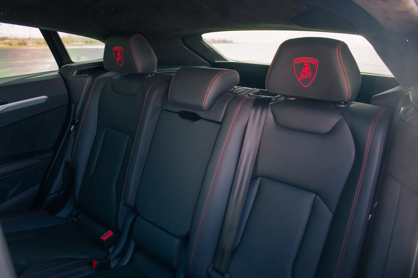 Lamborghini Urus - View 5