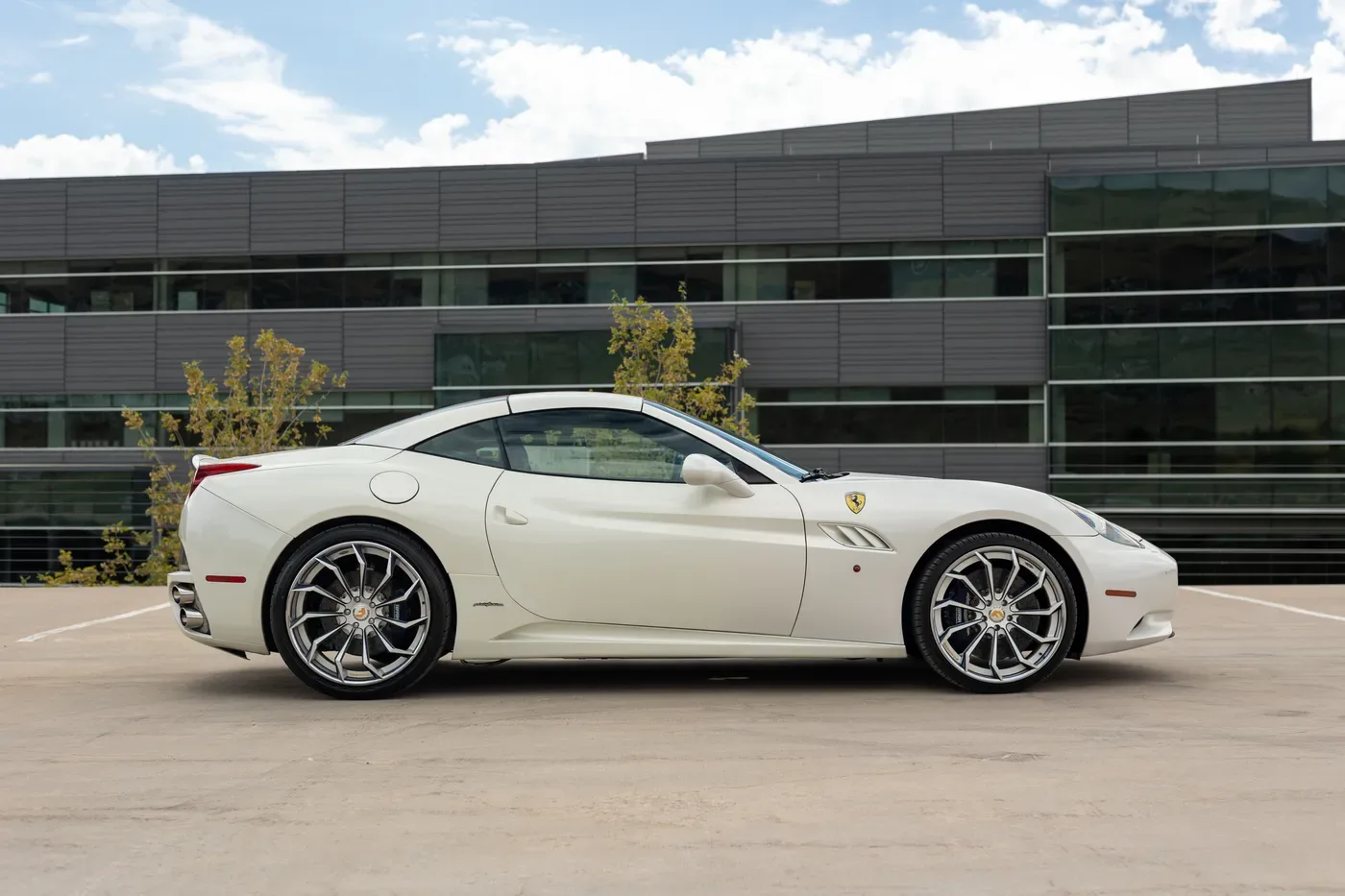 Ferrari California - View 4