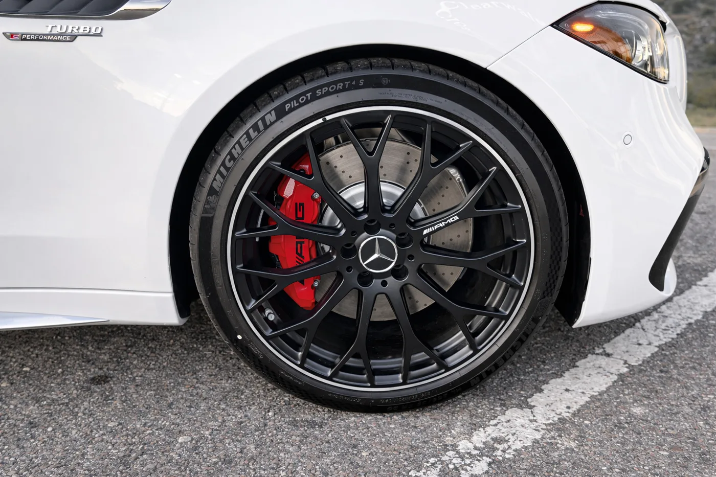 Mercedes-Benz C63 AMG E Performance AWD - View 8