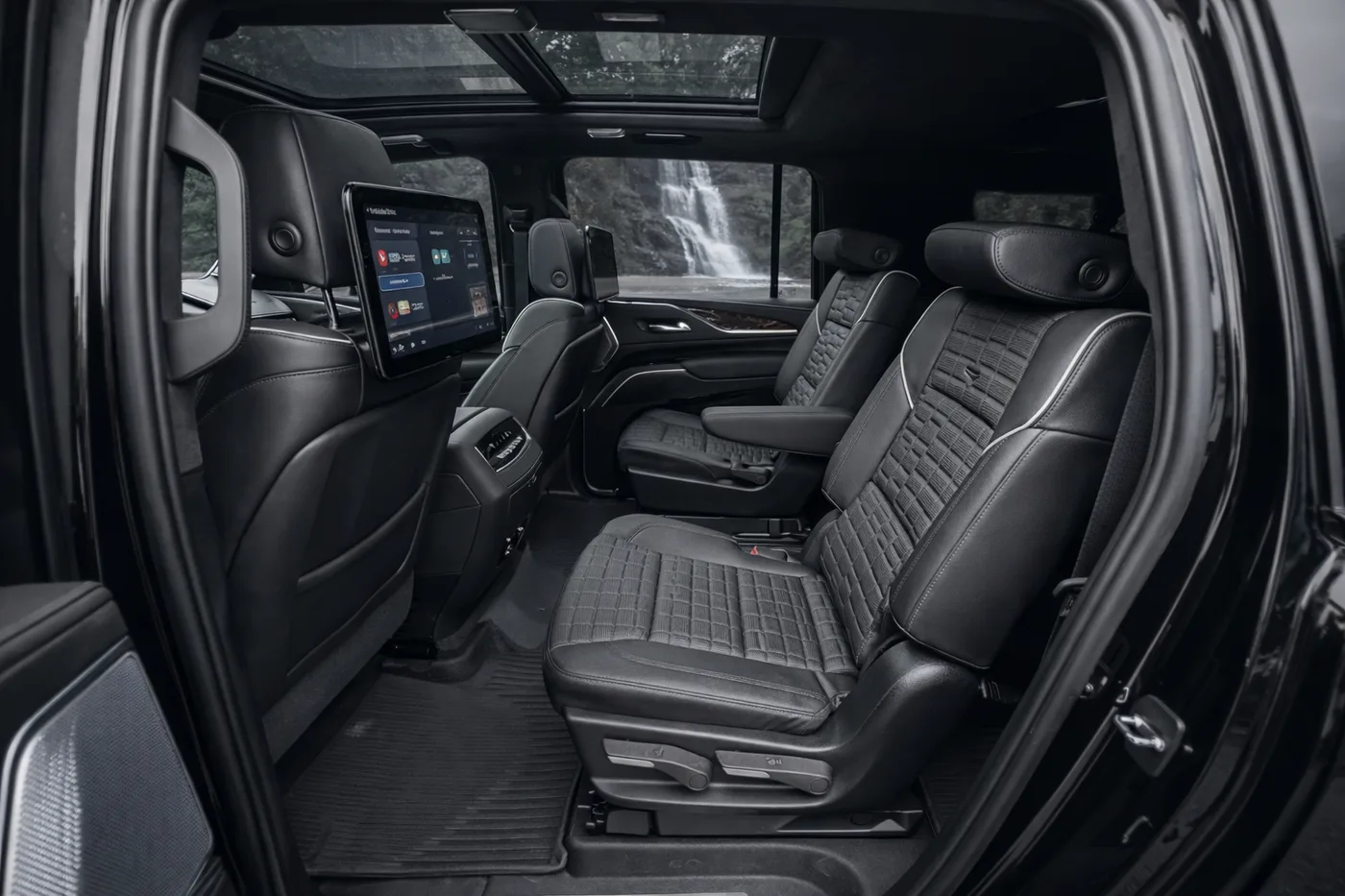 Cadillac Escalade ESV Platinum - View 7