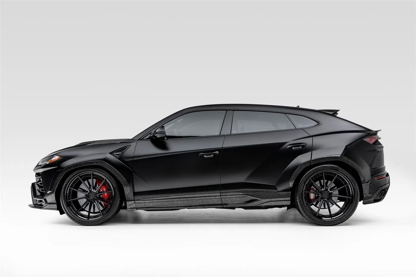 2022 Lamborghini Urus 1016 Widebody Kit - View 3
