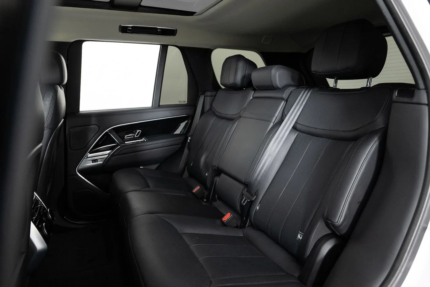 Land Rover Range Rover - View 3