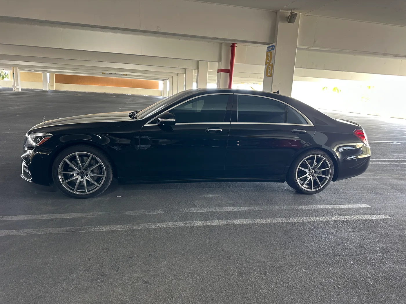 Mercedes Benz S-Class - View 5