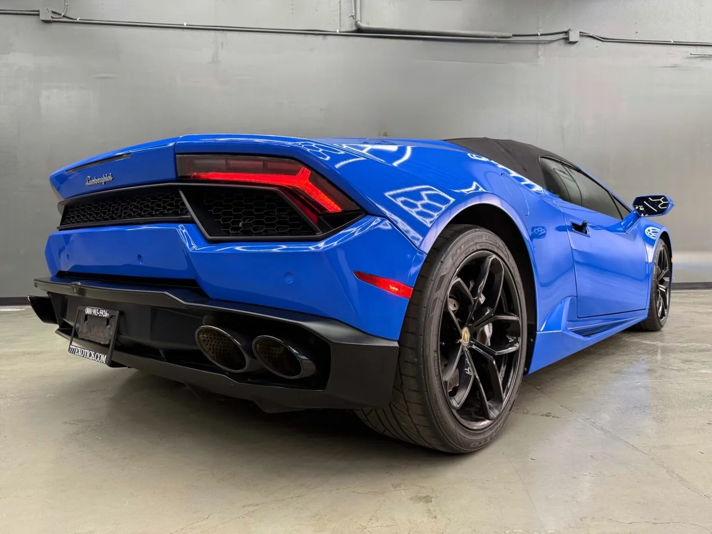 Lamborghini Huracan Spider - View 10