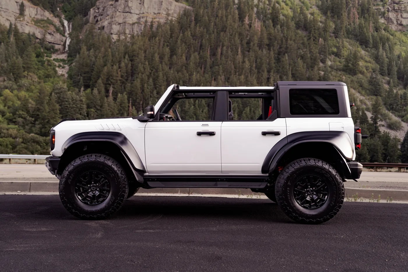 Ford Bronco Raptor - View 8