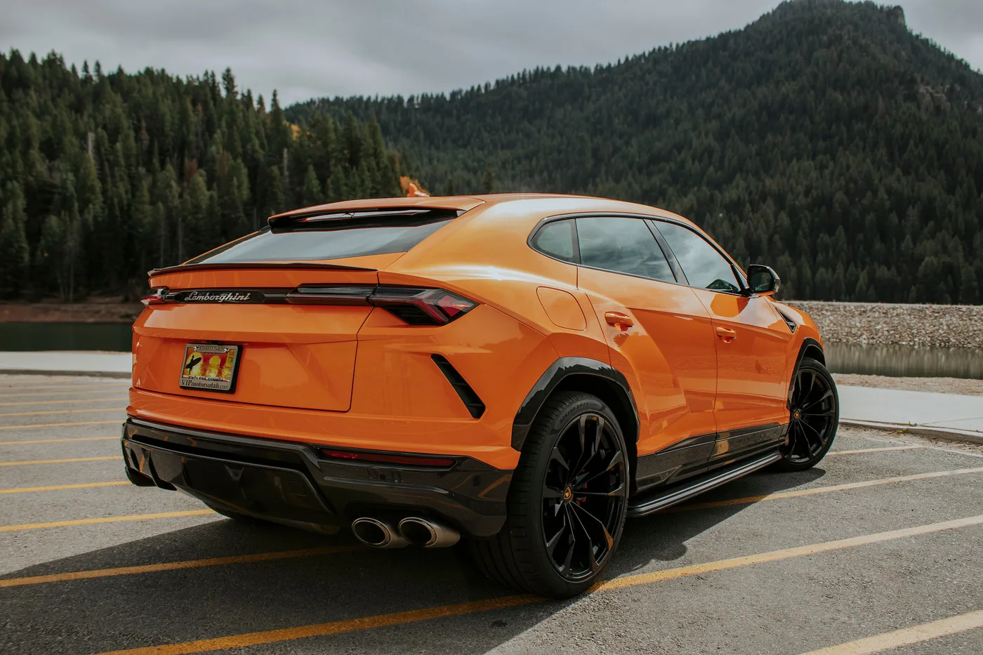 Lamborghini Urus Pearl Capsule - View 3