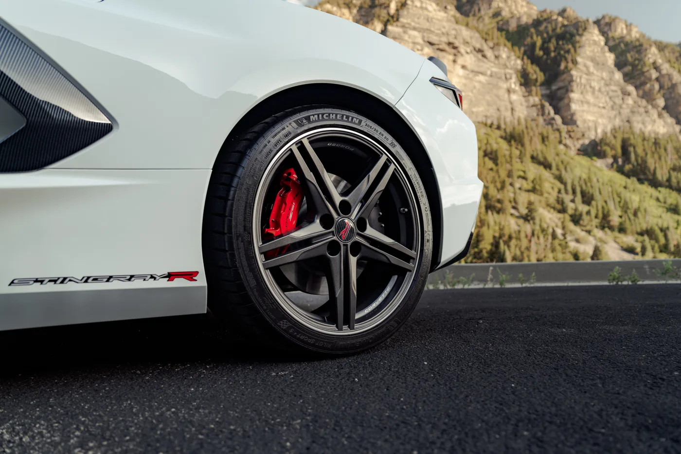Chevrolet Corvette C8 - View 3