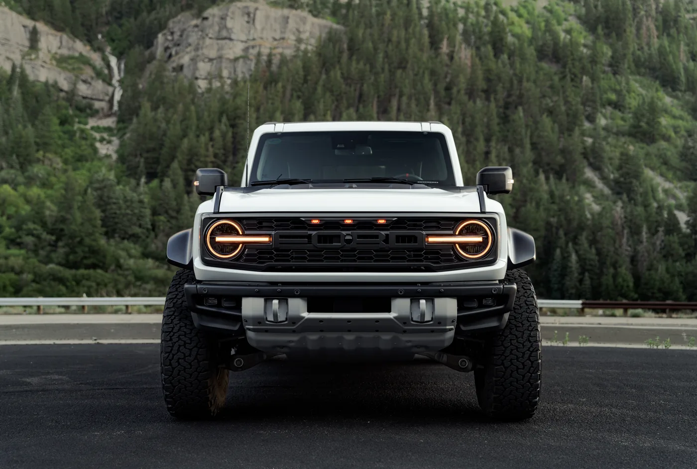 Ford Bronco Raptor - View 4