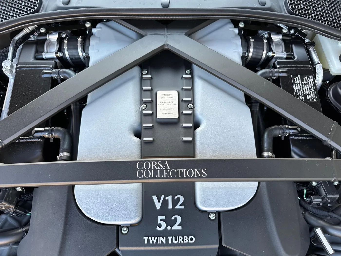 2023 Aston Martin Vantage - View 2