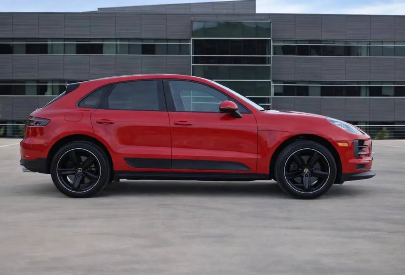 Porsche Macan S - View 2