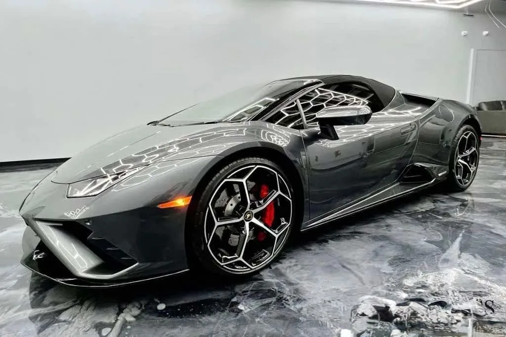 Lamborghini Evo Spider - View 3