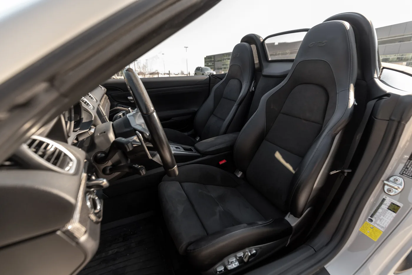 Porsche 718 Boxster Spyder - View 4