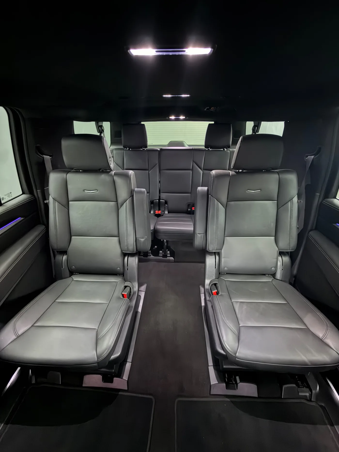 Cadilaic Escalade ESV - View 4