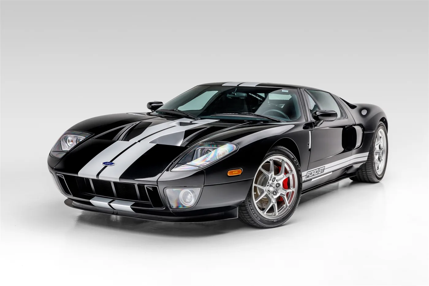 2006 Ford GT Base S/C - View 2
