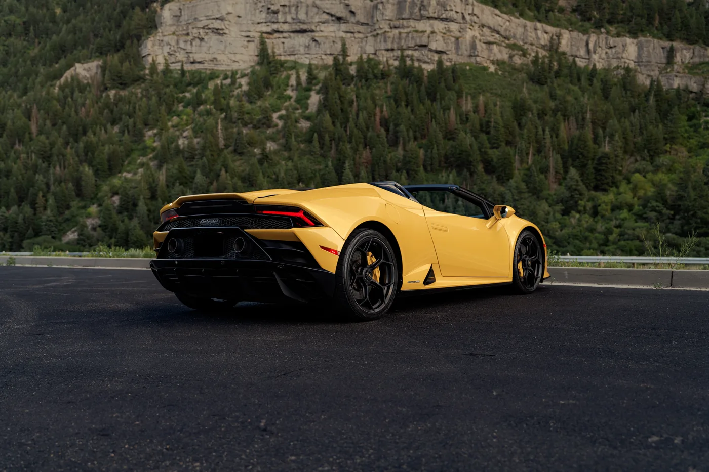 Lamborghini Huracan Evo AWD Spyder - View 10