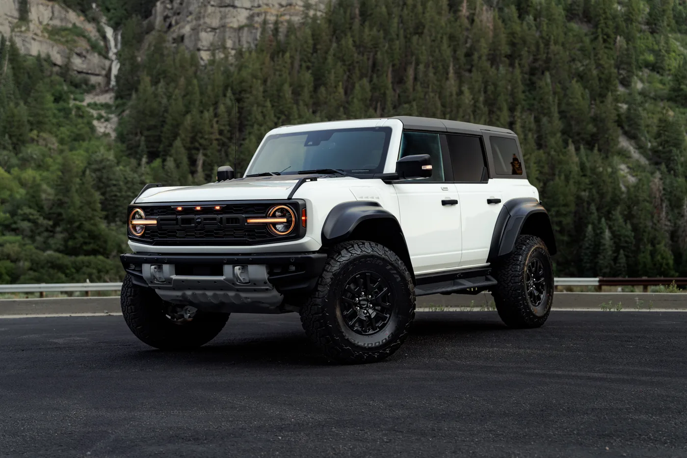 Ford Bronco Raptor - View 3