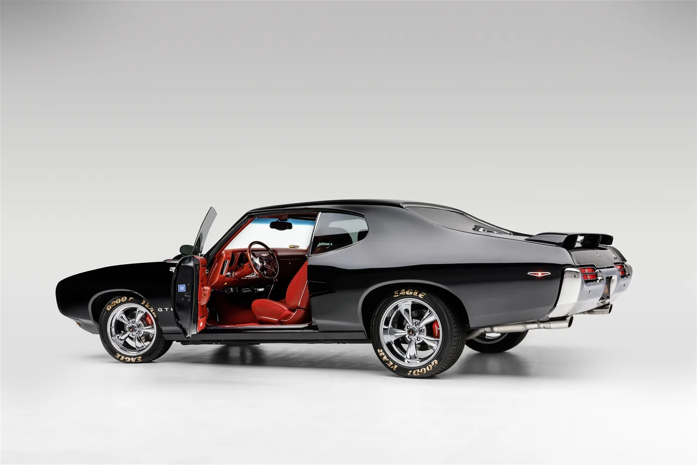 1969 Pontiac GTO Ram Air IV - View 10