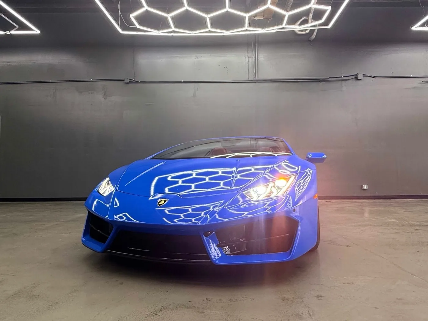 Lamborghini Huracan Spider - View 4