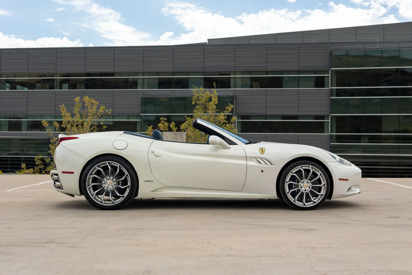 Ferrari California - View 2