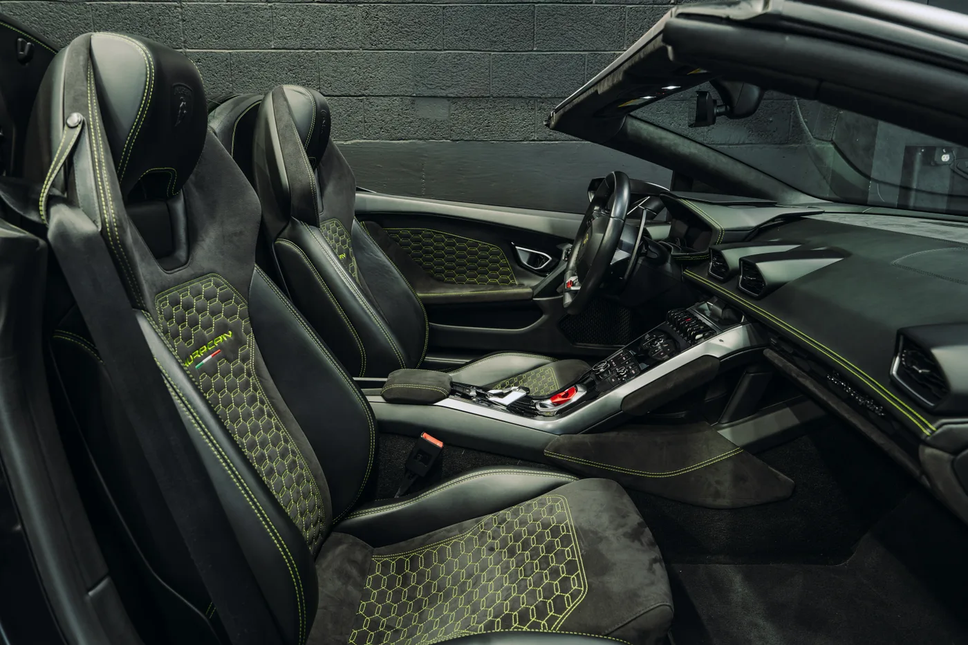 Lamborghini Huracan Spyder - View 4